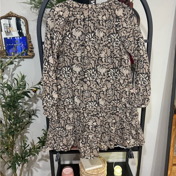 Cleobella Black and Cream Ruffled Graphic Blouse size xs - Picture 8 of 10